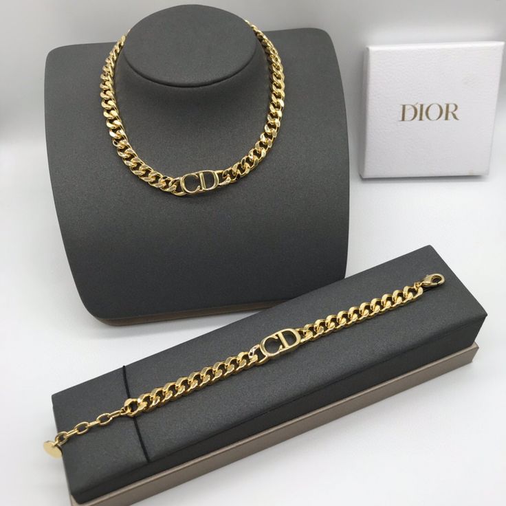nsemble Collier & Bracelet Style Dior – Acier Inoxydable | Élégance Moderne